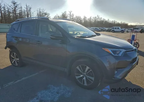 2016 Toyota Rav4 Xle z USA, uszkodzony, nr VIN JTMRFREV4GJ065775